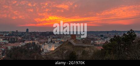 Ein Bild der Sonne über Vilnius, Litauen. Stockfoto