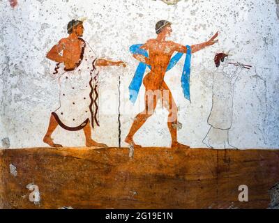 Fresko aus dem 'Grab des Tauers' (Tomba del Tuffatore) 480/70 v. Chr. - Archäologisches Gebiet von ​​Paestum - Salerno, Italien Stockfoto