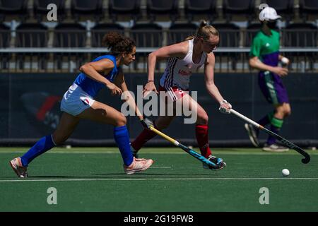 Amstelveen, Niederlande. Juni 2021. AMSTELVEEN, NIEDERLANDE - 6. JUNI: Izzy Petter von England während des Euro Hockey Championships-Spiels zwischen England und Italien im Wagener Stadion am 6. Juni 2021 in Amstelveen, Niederlande (Foto von Andre Weening/Orange Picics) Credit: Orange Pics BV/Alamy Live News Stockfoto