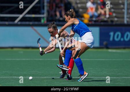 Amstelveen, Niederlande. Juni 2021. AMSTELVEEN, NIEDERLANDE - 6. JUNI: Grace Balsdon aus England während des EM-Eishockeymeisterschaftsspiels zwischen England und Italien im Wagener Stadion am 6. Juni 2021 in Amstelveen, Niederlande (Foto von Andre Weening/Orange Picics) Credit: Orange Pics BV/Alamy Live News Stockfoto