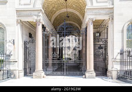 Graham Court, 1925 Adam Clayton Powel Jr. Boulevard, entworfen von Charles W Clinton und William Hamilton Russell. Stockfoto