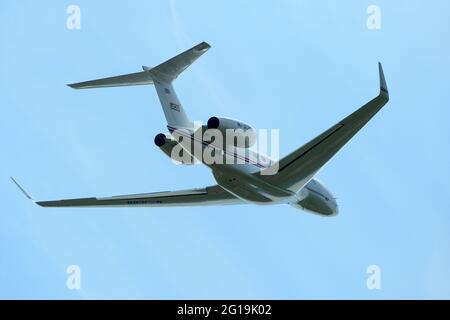 CASTLE DONININGTON, GROSSBRITANNIEN. 6. JUNI JC Bamford Bagger Gulfstream G650 M-JCBB fährt vom East Midlands Airport ab. Samstag, 5. Juni 2021. (Quelle: Jon Hobley, Mi News) Stockfoto