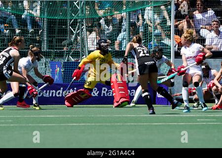 AMSTELVEEN, NIEDERLANDE - 6. JUNI: Elodie Picard von Belgien während des Eishockey-Europameisterschaftsspiels zwischen Duitsland und Belgien am 6. Juni 2021 im Wagener Stadion in Amstelveen, Niederlande (Foto: Andre Weening/Orange Picles) Stockfoto