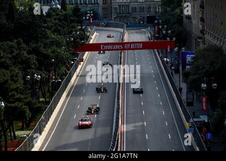 Safety Car, 33 VERSTAPPEN Max (nld), Red Bull Racing Honda RB16B, Aktion während des Formel 1 Großen Preises von Aserbaidschan 2021 vom 04. Bis 06. Juni 2021 auf dem Baku City Circuit, in Baku, Aserbaidschan - Foto Xavi Bonilla / DPPI Stockfoto