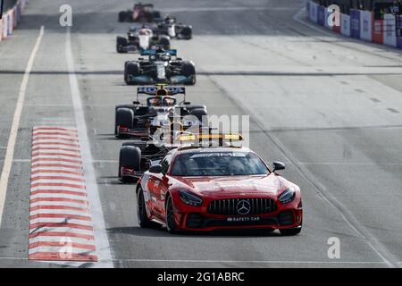 Baku, Aserbaidschan. Juni 2021. Safety Car, 33 VERSTAPPEN Max (nld), Red Bull Racing Honda RB16B, Aktion während des Formel 1 Großen Preises von Aserbaidschan 2021 vom 04. Bis 06. Juni 2021 auf dem Baku City Circuit, in Baku, Aserbaidschan - Foto Antonin Vincent/DPPI/LiveMedia Kredit: Unabhängige Fotoagentur/Alamy Live News Stockfoto