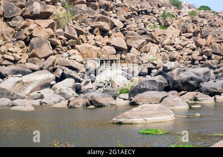 Natürliche Landschaft und Felsmuster in hampi Karnataka Stockfoto