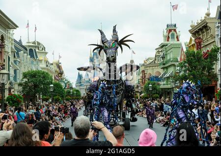 Mechanical Dragon in Festival of Fantasy Parade, Magic Kingdom Park, Walt Disney World, Orlando, Florida. Stockfoto