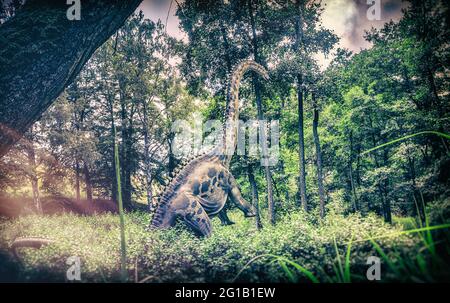 Der Spinosaurus wurde in freier Wildbahn gefangen und mit Photoshop zu einem künstlerischen Pop-Art-Druck optimiert. Stockfoto