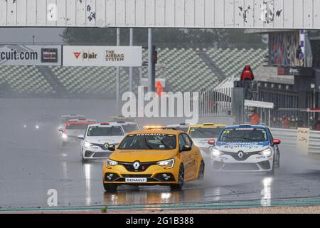 Sicherheitsfahrzeug startet 2 während der 5. Runde des Clio Cup Europe 2021, vom 04. Bis 06. Juni 2021 auf dem Misano World Circuit Marco Simoncelli, in Misano, Italien - Foto Grégory Lenormand / DPPI Stockfoto