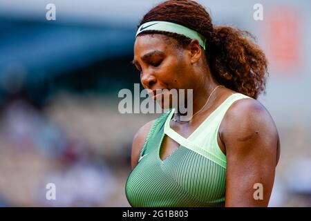 Paris, Frankreich. Juni 2021. Serena Williams aus den USA beim French Open Grand Slam Tennisturnier 2021 in Roland Garros, Paris, Frankreich. Frank Molter/Alamy Live Nachrichten Stockfoto