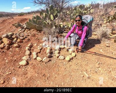 Ein Durchgangswanderer auf dem Arizona Trail, Arizona, USA Stockfoto