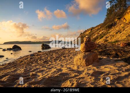 Die Ostseeküste mit einer Kaserne am Strand in Klein Zicker, Mecklenburg-Vorpommern, Deutschland Stockfoto
