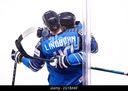 Riga, Lettland. Juni 2021. I06.06.2021, Riga, Arena Riga, Finale Finnland - Kanada (2021 IIHF Eishockey-Weltmeisterschaft), #40 Petteri Lindbohm (Finnland) feiert sein Tor für die 2-1. (Schweiz/Kroatien OUT) Quelle: SPP Sport Pressefoto. /Alamy Live News Stockfoto