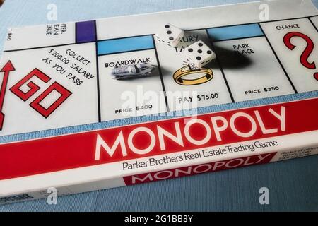 Monopoly Brettspiel ist ein beliebtes internationales Immobilienhandelsspiel, USA Stockfoto