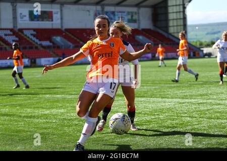 Cumbernauld, Großbritannien. Juni 2021. Niamh Farrelly (#17) von Glasgow City FC während der Scottish Building Society Scottish Women's Premier League 1 Fixture Glasgow City FC vs Rangers FC, Broadwood Stadium, Cumbernauld, North Lanarkshire, 06/06/2021 Quelle: Colin Poultney/Alamy Live News Stockfoto