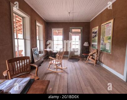 Innenraum der erhaltenen Museumshütte Kentucky Camp, Sonoita, Arizona, USA Stockfoto