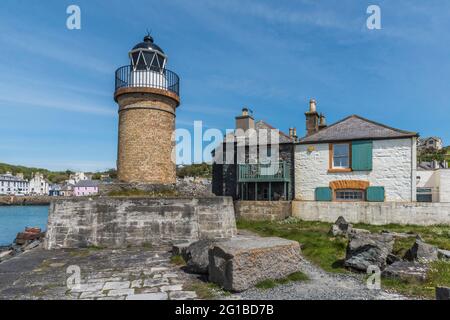 Dies ist ein Leuchtturm in der Küstenstadt und vorbei am Fährhafen Portpatrick auf der Halbinsel Dumfries und Galloway an der Westküste Schottlands Stockfoto