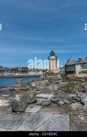 Dies ist ein Leuchtturm in der Küstenstadt und vorbei am Fährhafen Portpatrick auf der Halbinsel Dumfries und Galloway an der Westküste Schottlands Stockfoto