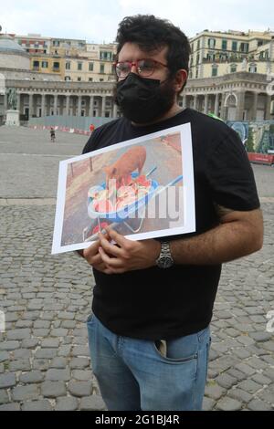 Napoli, Italien. Juni 2021. Die INTERNATIONALE Veranstaltung NARD (National Animal Rights Day) zum Gedenken an das Leben von Tieren, die Opfer des Sklavensystems wurden. (Foto: Salvatore Esposito/Pacific Press) Quelle: Pacific Press Media Production Corp./Alamy Live News Stockfoto