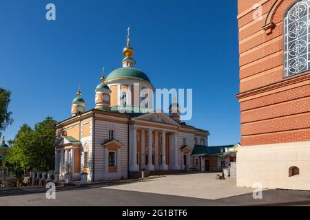 Kathedrale der Fürbitte der seligen Jungfrau Maria in Khotkowo, Russland. Stockfoto