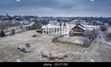 Luftaufnahme einer Wohnunterteilung in Central Kentucky nach Eissturm Stockfoto