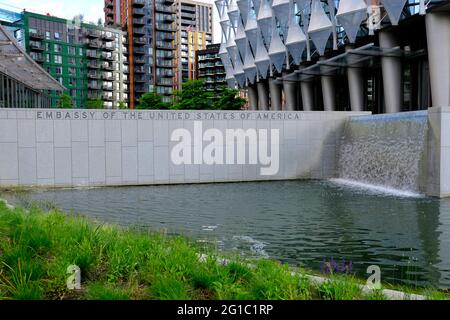 Ein Blick auf den Graben an der neuen amerikanischen Botschaft in Vauxhall im Südwesten Londons Stockfoto