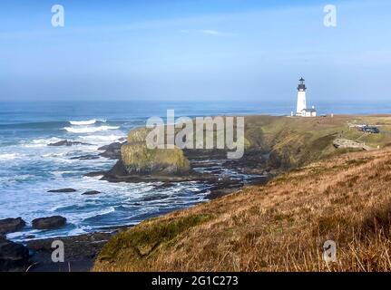 Yaquina Head Lighthouse an der Küste von Oregon Stockfoto