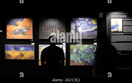 New York, USA. Juni 2021. Van Gogh: The Immersive Experience Eröffnung am Dachfenster auf Vesey in New York, NY am 5. Juni 2021. (Foto von Stephen Smith/SIPA USA) Quelle: SIPA USA/Alamy Live News Stockfoto