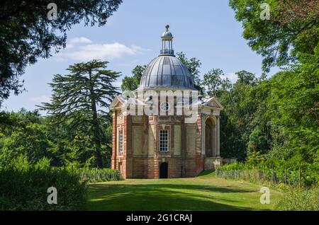 Der Archer Pavilion auf dem Gelände des Wrest Park, Silsoe, Bedfordshire, Großbritannien; entworfen im Barockstil von Thomas Archer Stockfoto