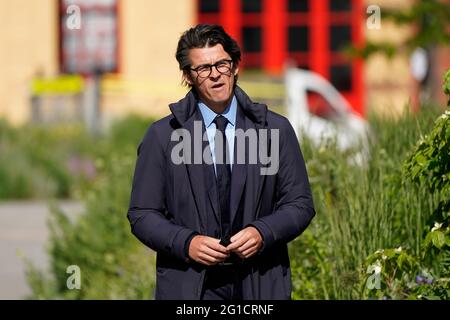 Joey Barton kommt am Sheffield Crown Court an, wo er angeklagt wird, dem damaligen Barnsley-Manager Daniel Stendel im April 2019 tatsächliche Körperschäden zugefügt zu haben. Bilddatum: Montag, 7. Juni 2021. Stockfoto