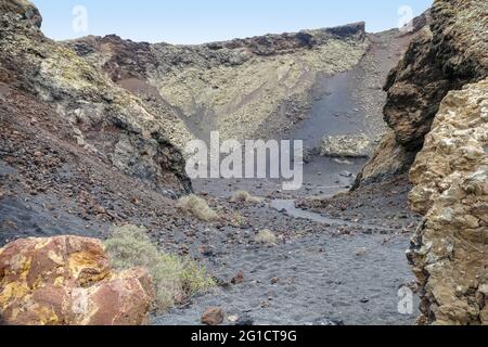 Caldera de los Cuervos im Nationalpark Timanfaya auf Lanzarote, Teil der Kanarischen Inseln in Spanien Stockfoto