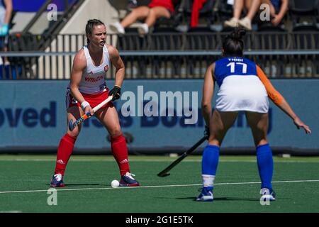 AMSTELVEEN, NIEDERLANDE - 6. JUNI: Die Engländerin Grace Balsdon während des Eishockey-Europameisterschaftsspiels zwischen England und Italien im Wagener Stadion Stockfoto