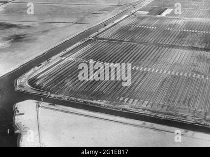 Geographie / Reisen, Niederlande, Landschaften, IJsselmeer, Polder, Luftaufnahme, 1930er Jahre, ZUSÄTZLICHE-RIGHTS-CLEARANCE-INFO-NOT-AVAILABLE Stockfoto