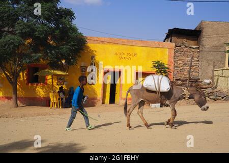 Kleine Stadt im ländlichen Tigray, Äthiopien, an der Grenze zu Eritrea Stockfoto