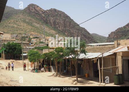 Kleine Stadt im ländlichen Tigray, Äthiopien, an der Grenze zu Eritrea Stockfoto