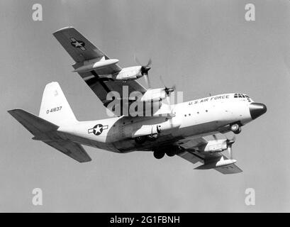 Transport / Transport, Luftfahrt, Militär, Flugzeug, USA, LOCKHEED 'C-130 HERCULES', ZUSÄTZLICHE-RIGHTS-CLEARANCE-INFO-NOT-AVAILABLE Stockfoto