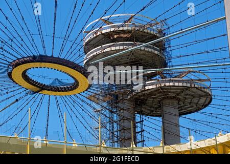 Die Überreste des New York State Pavilion und eines Teils des Queens Theatre im Flushing Meadows Corona Park in Queens, New York City. Stockfoto