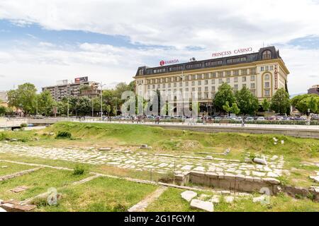 PLOVDIV, BULGARIEN, 08. MAI 2021: Hotel Trimontium (Ramada), Stadt Plovdiv, Bulgarien. Stockfoto