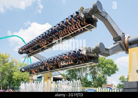 Verschiedene Szenen aus Kanadas Wunderland. Canada's Wonderland ist ein 330 Hektar großer Freizeitpark. Es ist der erste große Themenpark in Kanada und bleibt das Land Stockfoto