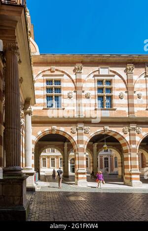 FRANKREICH, ÖSTERREICH. HAUTE-GARONNE (31) TOULOUSE, HAUPTSTADTPLATZ Stockfoto