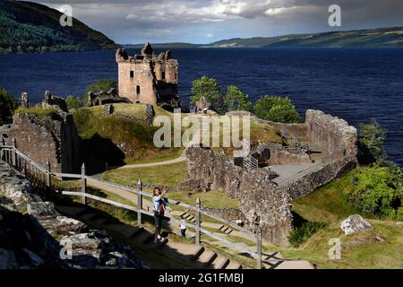 Loch Ness, Lake, Urquhart Castle, Castle, Drumnadrochit, Highlands, Highland, Schottland, Großbritannien Stockfoto