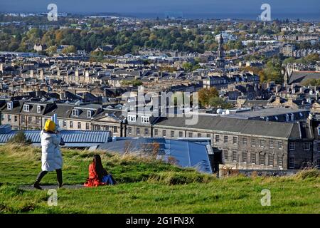 Calton Hill, UNESCO-Weltkulturerbe, Dugald Stewart Monument, Panoramablick über Princess Newtown, Newtown, Edinburgh, Schottland, Vereinigtes Königreich Stockfoto