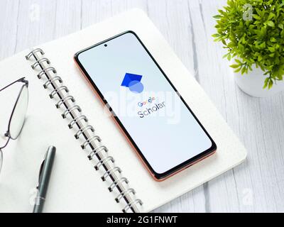 Assam, indien - 29. Mai 2021 : Google Scholar App-Logo auf Handy-Bildschirm Stock Bild. Stockfoto