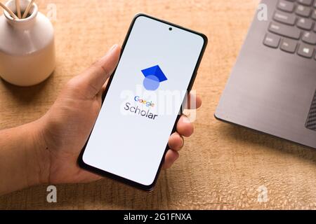 Assam, indien - 29. Mai 2021 : Google Scholar App-Logo auf Handy-Bildschirm Stock Bild. Stockfoto