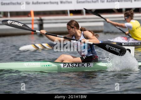 Duisburg, Deutschland. Juni 2021. Kanufrauen K1, Paulina PASZEK (Hannoverscher KC) Action, das Finale 2021 in den Disziplinen Kanu, SUP, Kanupolo vom 3. Bis 6. Juni 2021 in Duisburg, Quelle: dpa/Alamy Live News Stockfoto