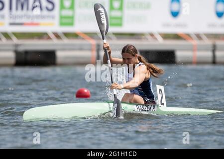 Duisburg, Deutschland. Juni 2021. Kanufrauen K1, Paulina PASZEK (Hannoverscher KC) Action, das Finale 2021 in den Disziplinen Kanu, SUP, Kanupolo vom 3. Bis 6. Juni 2021 in Duisburg, Quelle: dpa/Alamy Live News Stockfoto