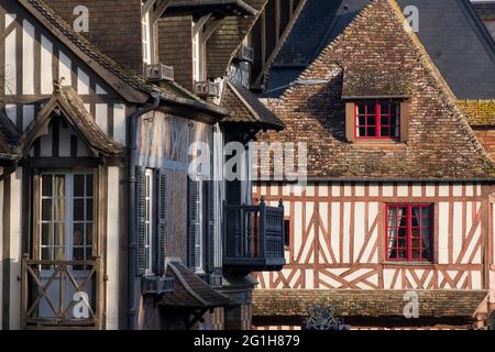 Pont l'Eveque (Normandie, Nordwestfrankreich): Fachwerkhaus in der Rue Vaucelles. Die Geschichte von Gustave Flauberts Novelle EIN einfaches Herz Stockfoto