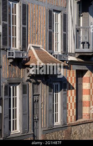 Pont l'Eveque (Normandie, Nordwestfrankreich): Fachwerkhaus in der Rue Vaucelles. Die Geschichte von Gustave Flauberts Novelle EIN einfaches Herz Stockfoto