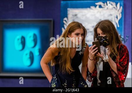 London, Großbritannien. Juni 2021. Vorschau auf den Russian Sale in Bonhams, New Bond Street, London. Der Verkauf selbst findet am 9. Juni statt. Kredit: Guy Bell/Alamy Live Nachrichten Stockfoto