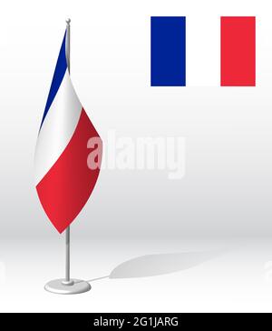 Frankreich Flagge auf Fahnenmast für die Registrierung der feierlichen Veranstaltung, Treffen ausländischer Gäste. Tag der nationalen Unabhängigkeit Frankreichs. Realistischer 3D-Vektor auf Weiß Stock Vektor